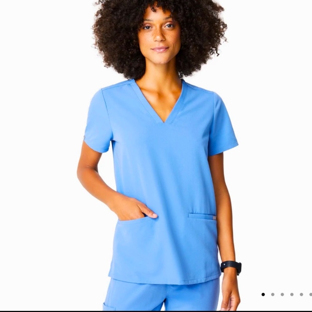 Figs Casma 3 Pocket Scrub Top in Ceil Blue